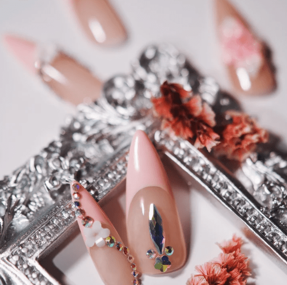 DRESUP Blooming Silver Medium Almond Stiletto Press-On Nails – 12 Pieces - Beauty Exchange Beauty Supply