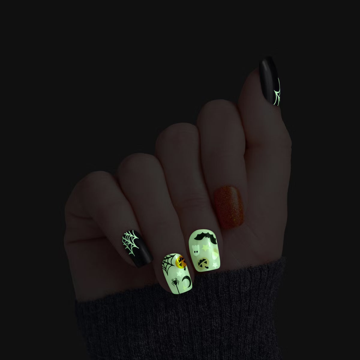 KISS HAUNT Halloween Press-On Nails – Glow In The Dark