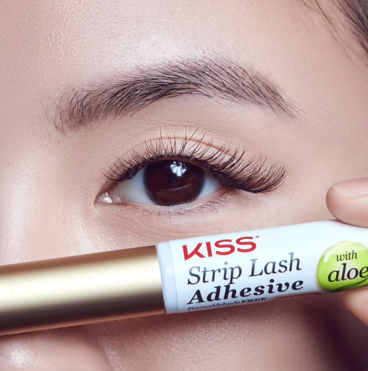 KISS Brush - On False Eyelash Adhesive Clear – 0.17oz - Beauty Exchange Beauty Supply