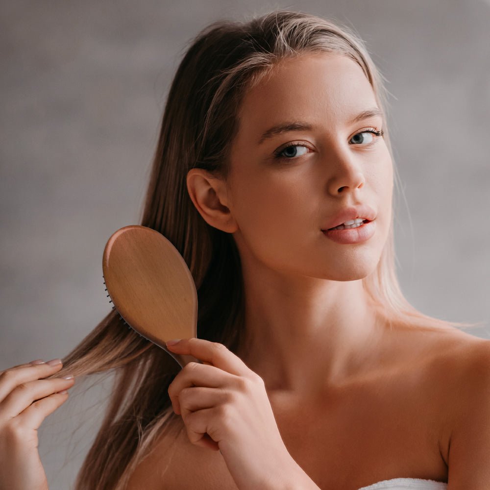 Red by Kiss Evergreen Oval Brush HH201 – Lightweight Detangling with a Fresh Look | Size: Oval Brush - Beauty Exchange Beauty Supply