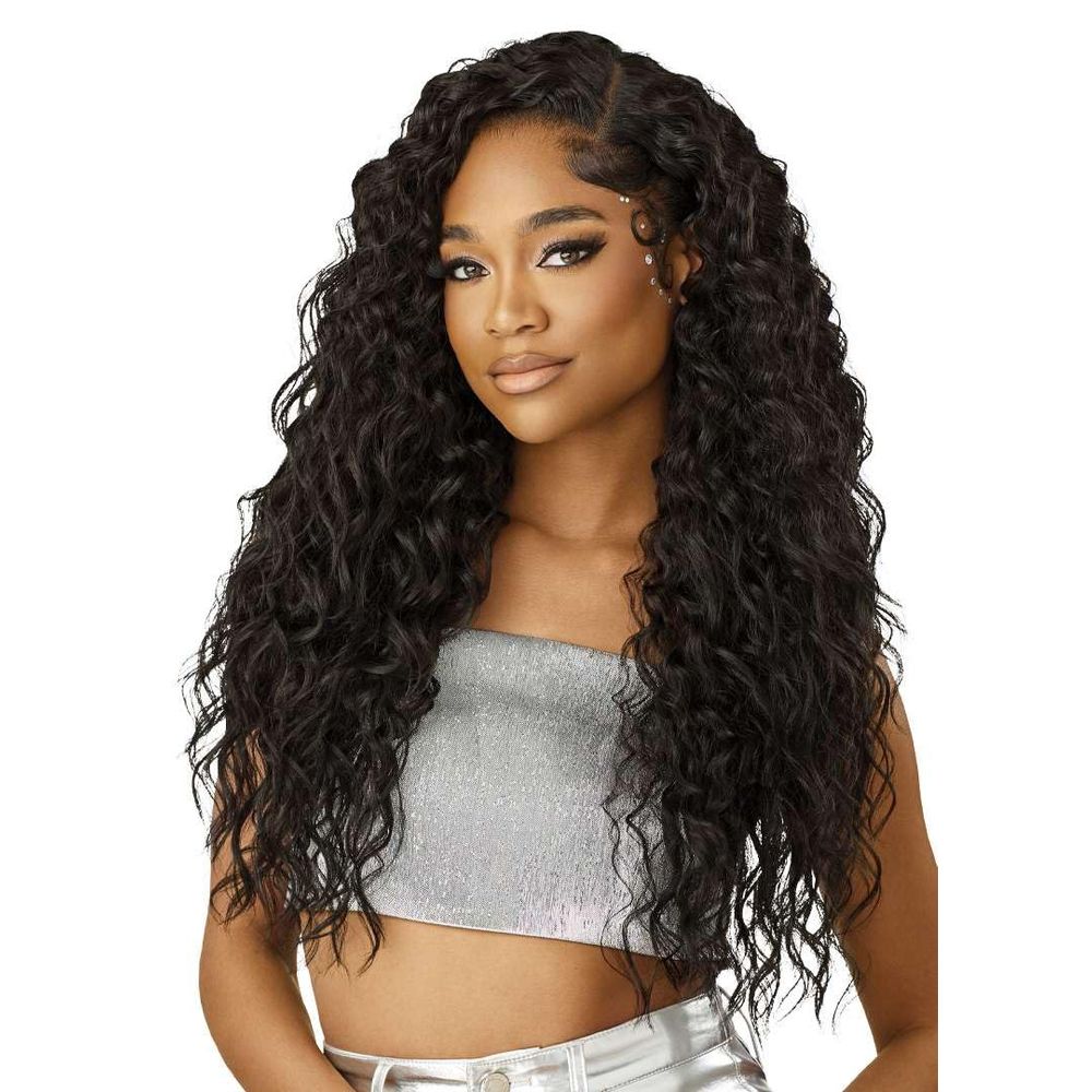 Outre Melted Hairline Lace Front Wig – Fabiola | Natural Layers & Seamless HD Lace | 20” - Beauty Exchange Beauty Supply