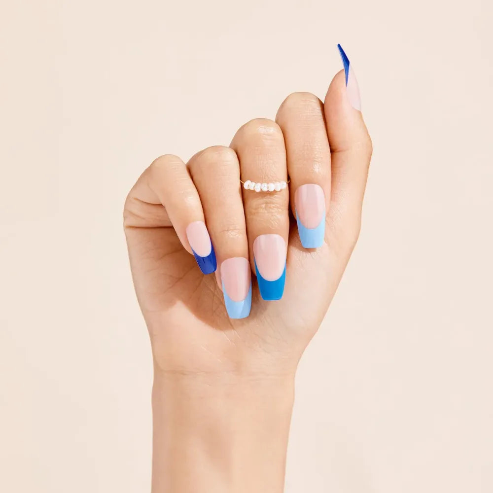 Gold Finger Trendy Nail Color – Sparkle with Every Move